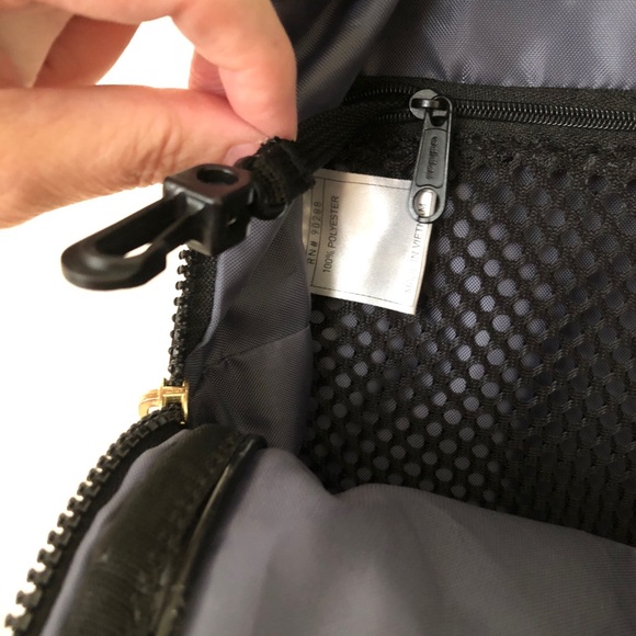 Adidas Mini Backpack Unisex Black/Gold - Picture 6 of 11